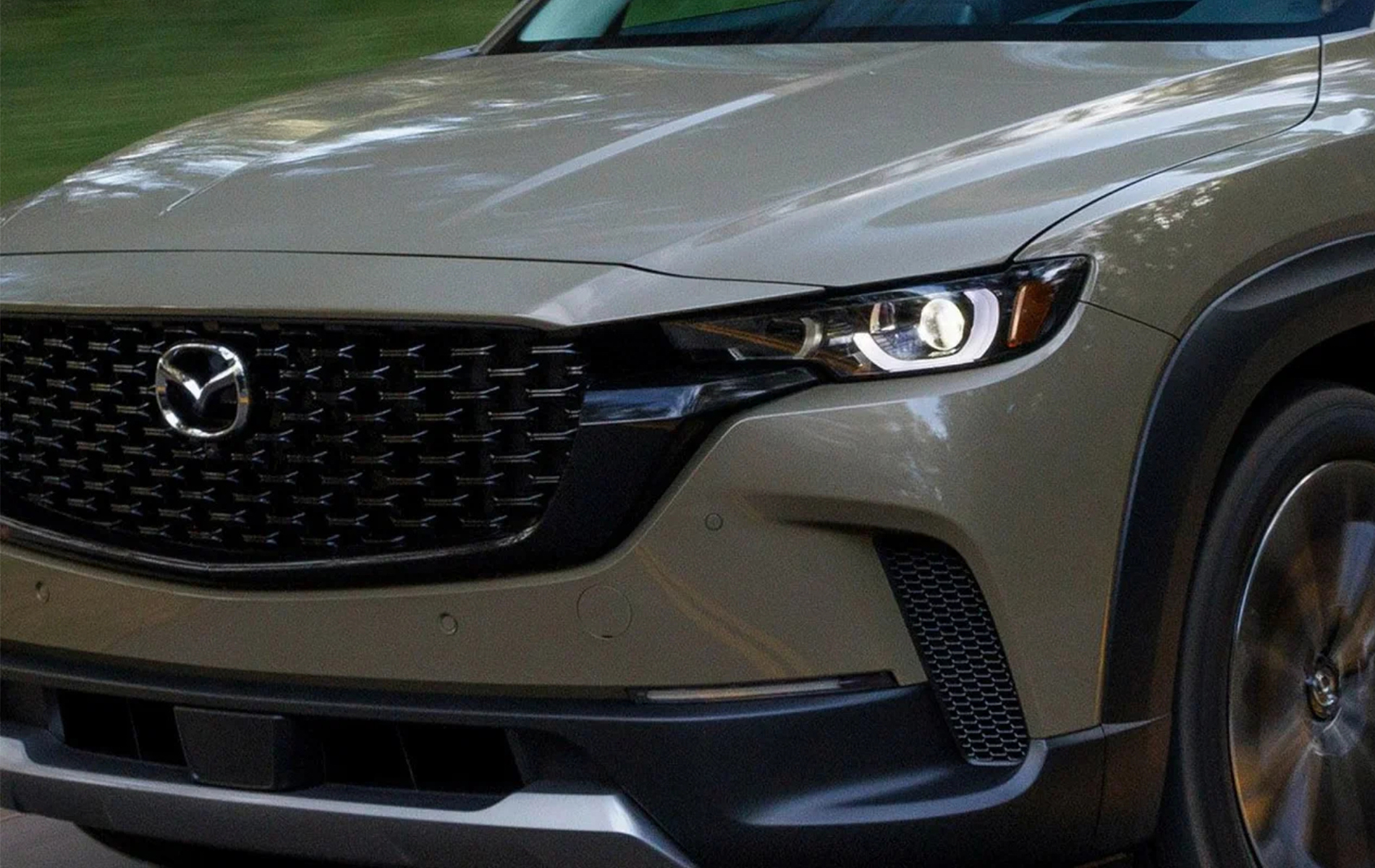 Автосалон: Mazda CX-50