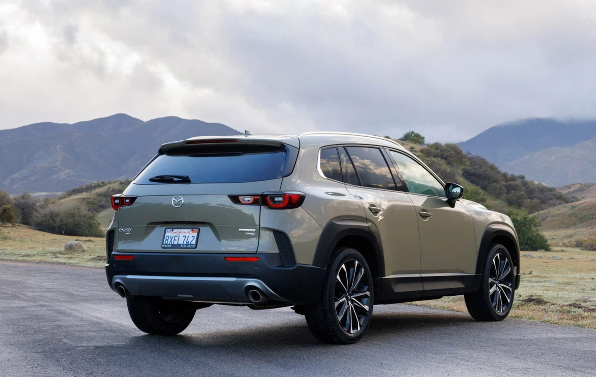 Автосалон: Mazda CX-50