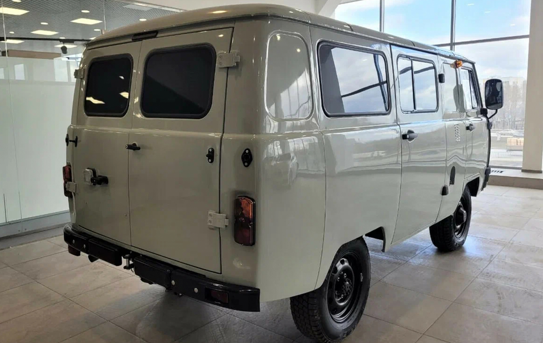Автосалон: Uaz СГР Комби