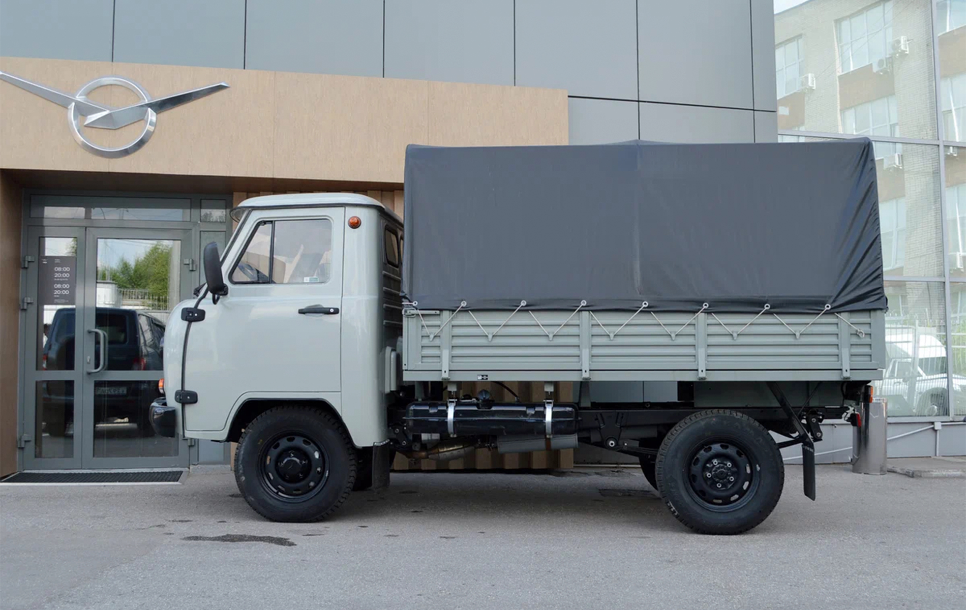 Автосалон: Uaz СГР Однорядная кабина