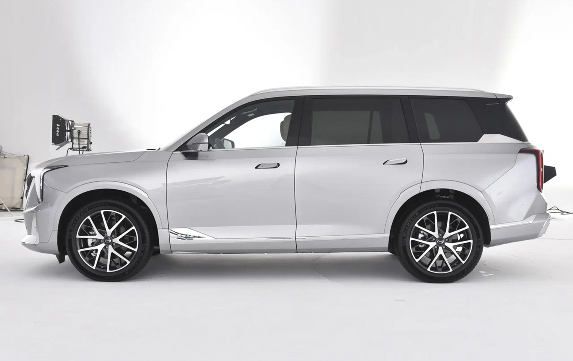 Автосалон: Gac GS8 New