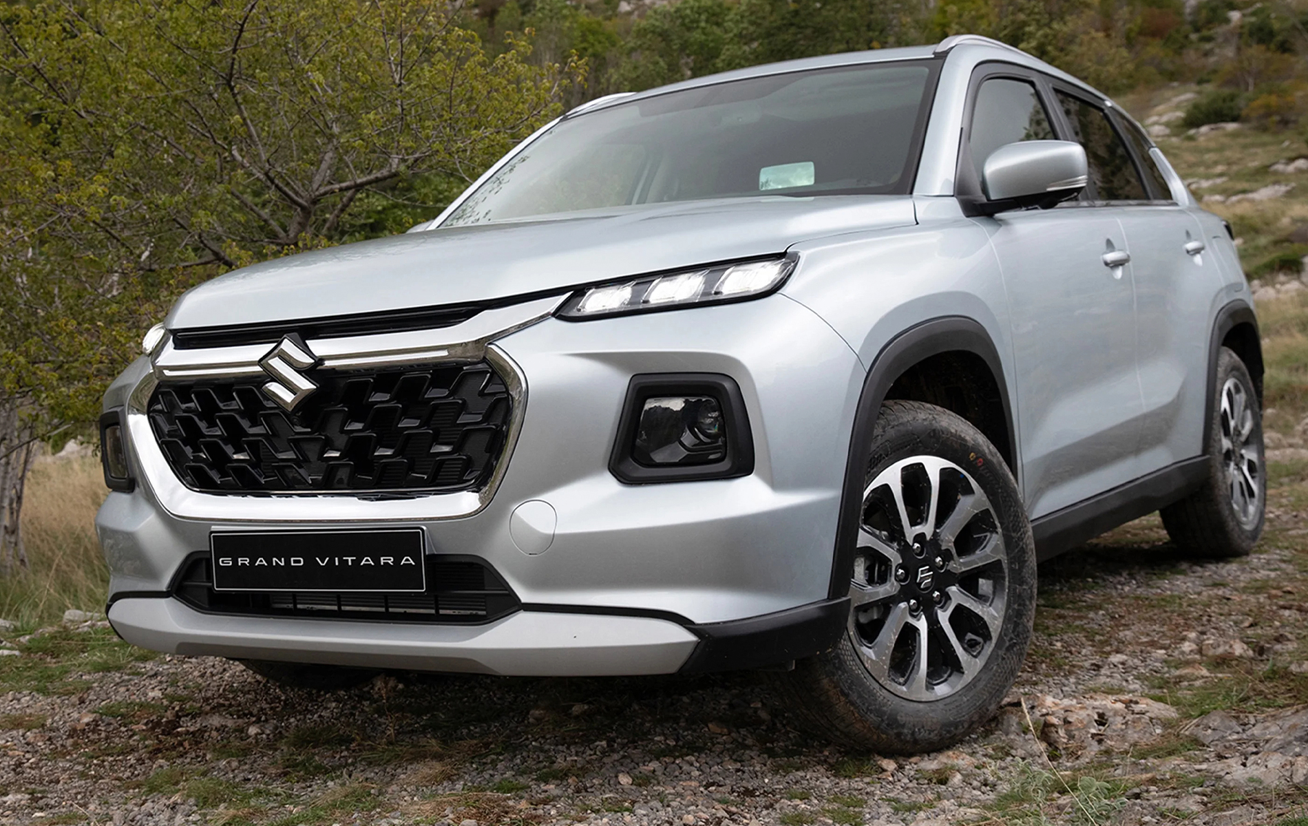 Автосалон: Suzuki Grand Vitara
