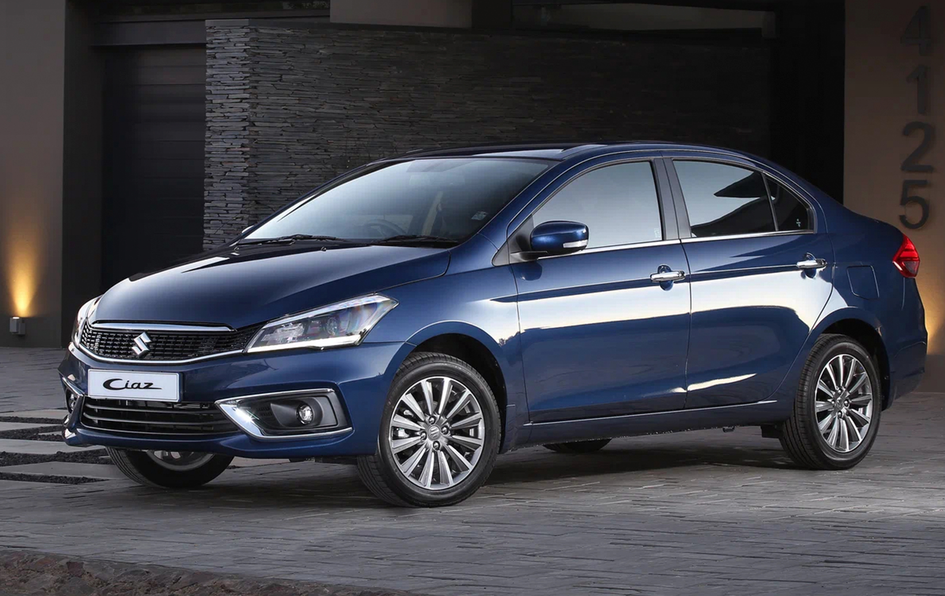 Автосалон: Suzuki Ciaz