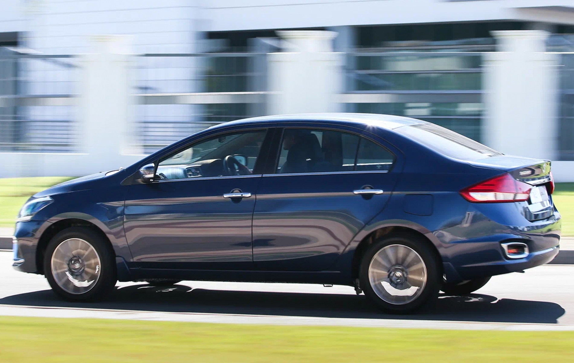 Автосалон: Suzuki Ciaz