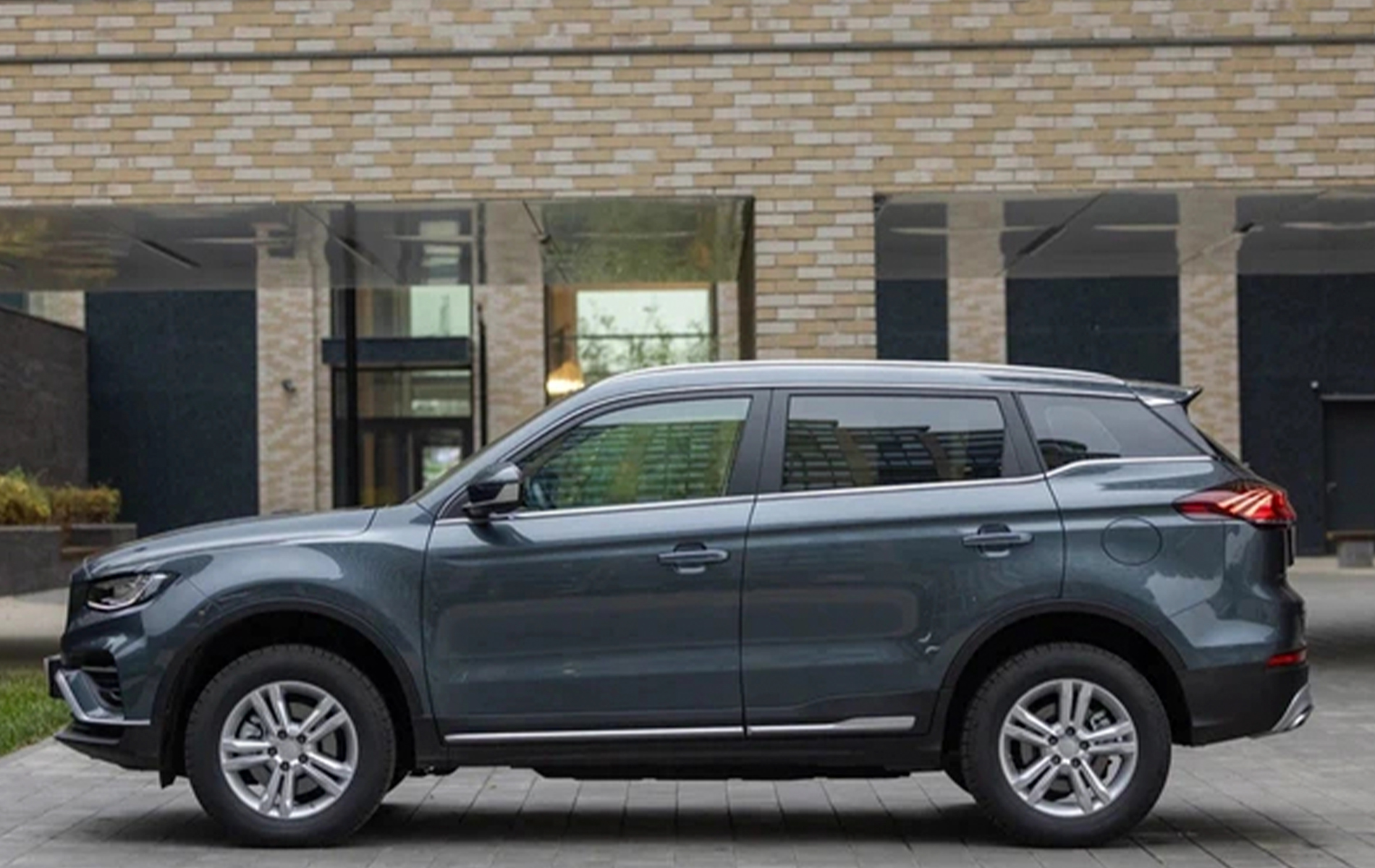 Автосалон: Belgee X70 New