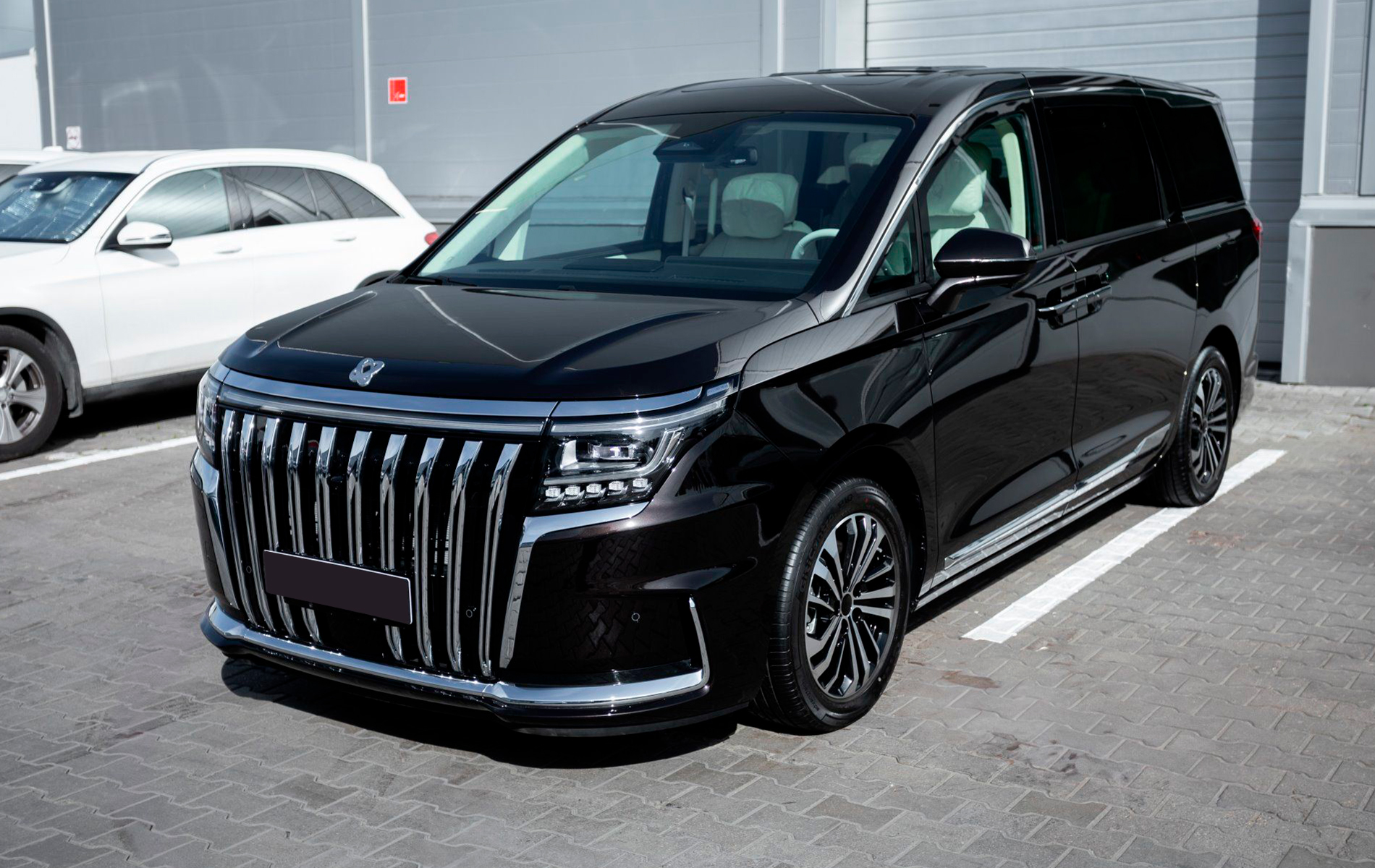 Автосалон: Sollers SP7
