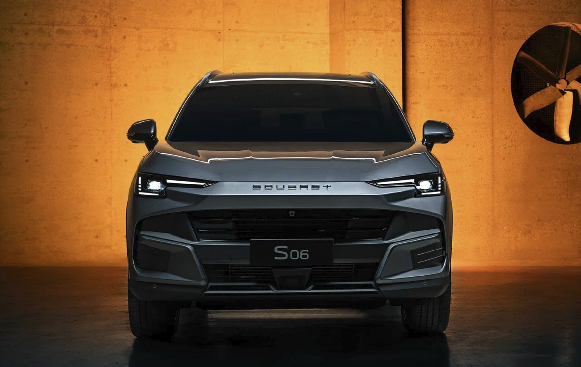 Автосалон: Soueast S06