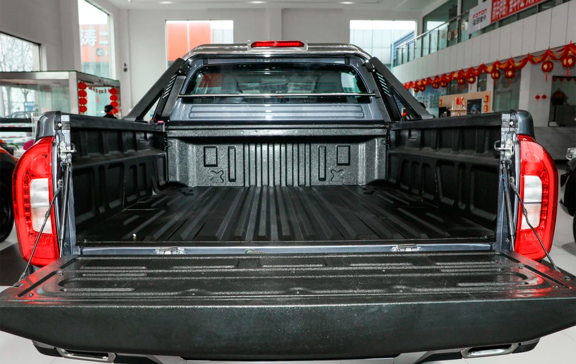 Автосалон: Foton Tunland G9