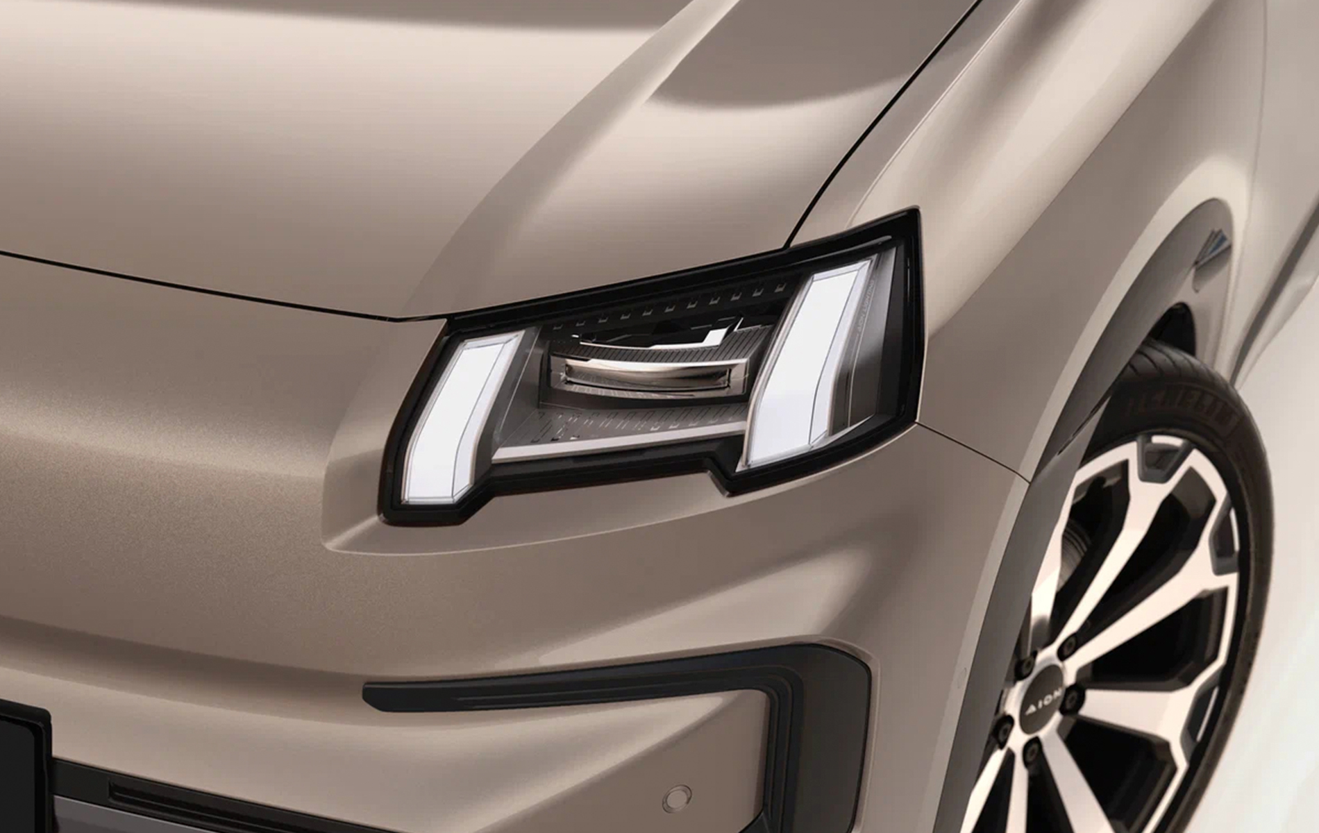 Автосалон: Gac Aion V