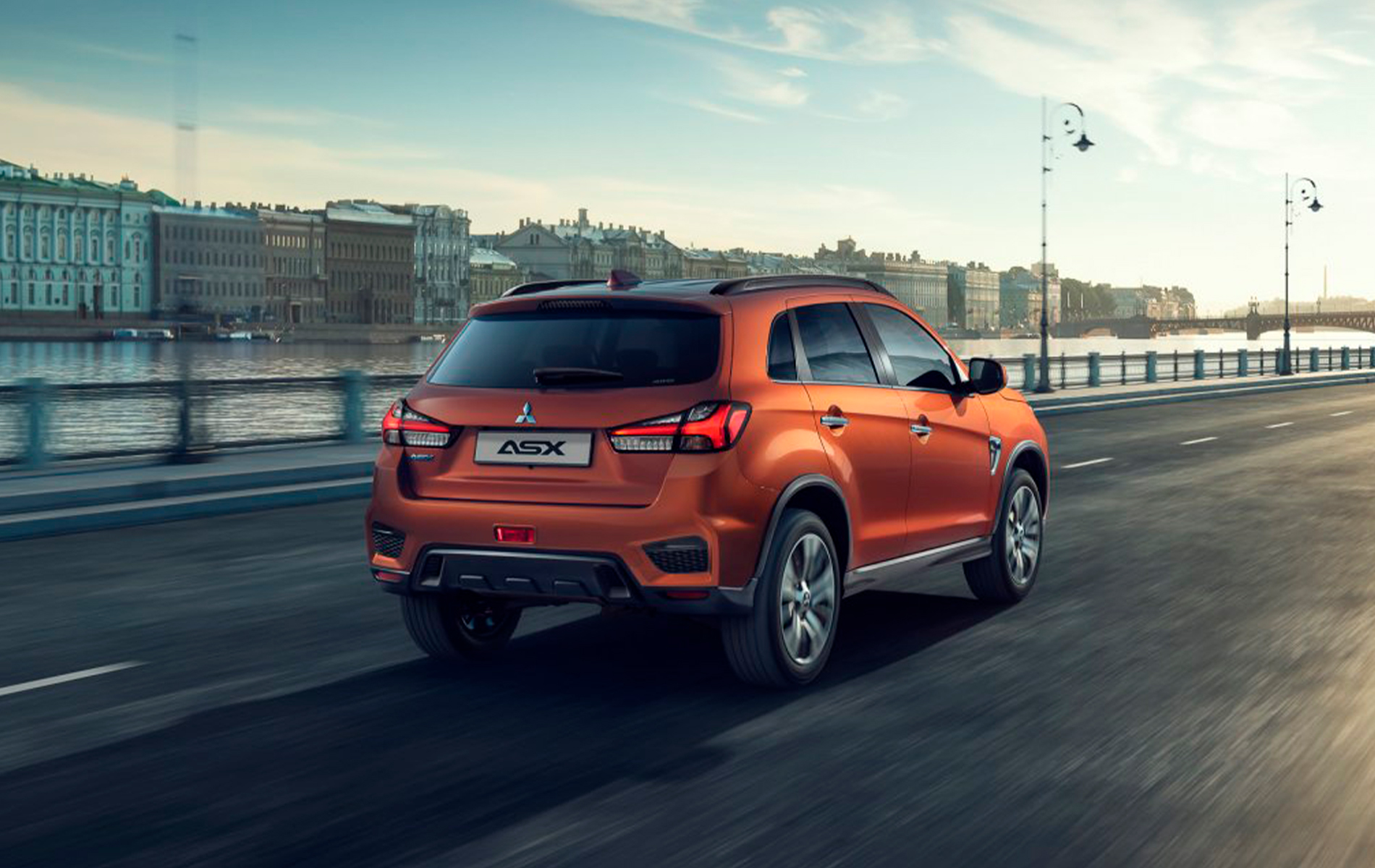 Автосалон: Mitsubishi ASX