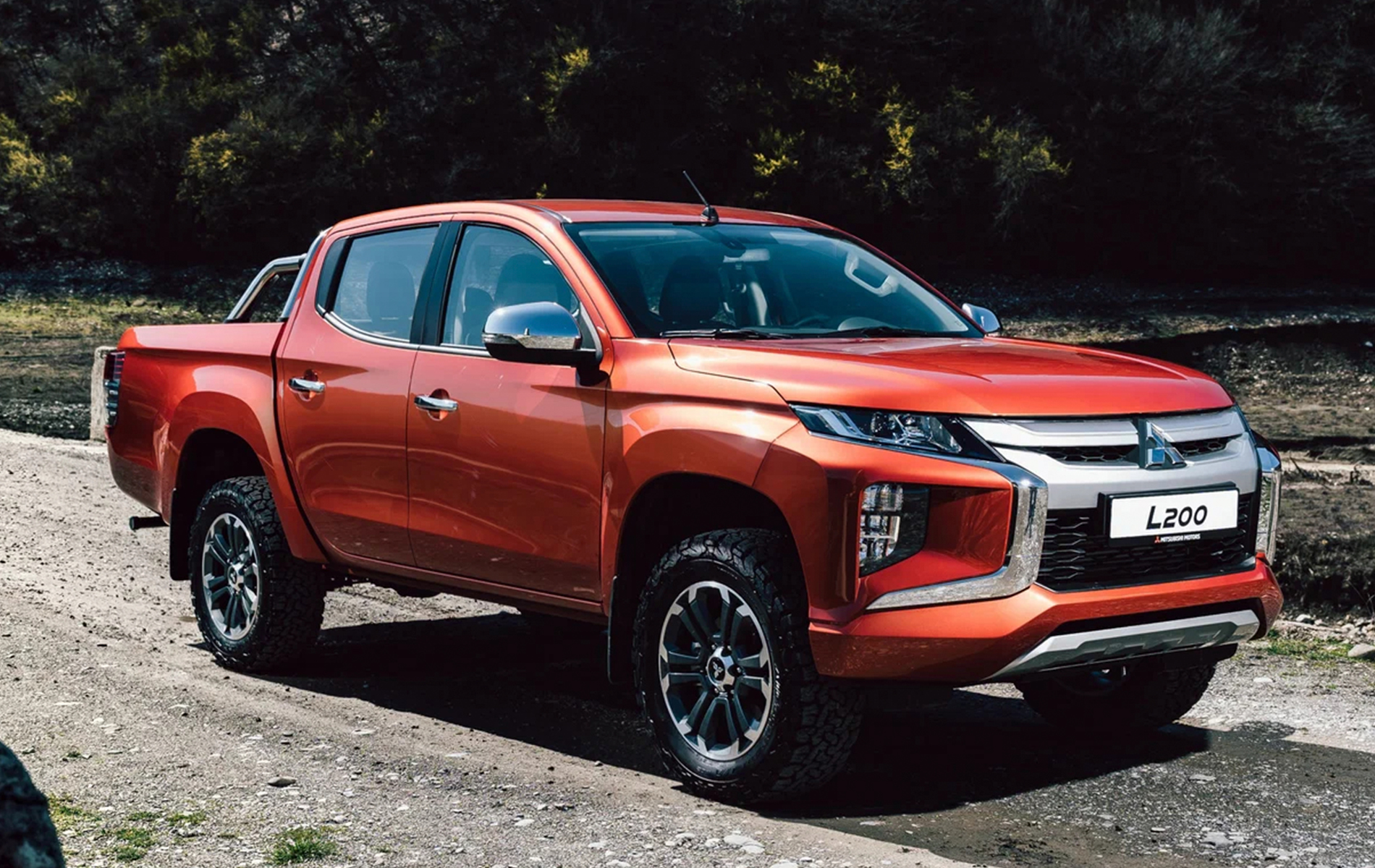 Автосалон: Mitsubishi L200
