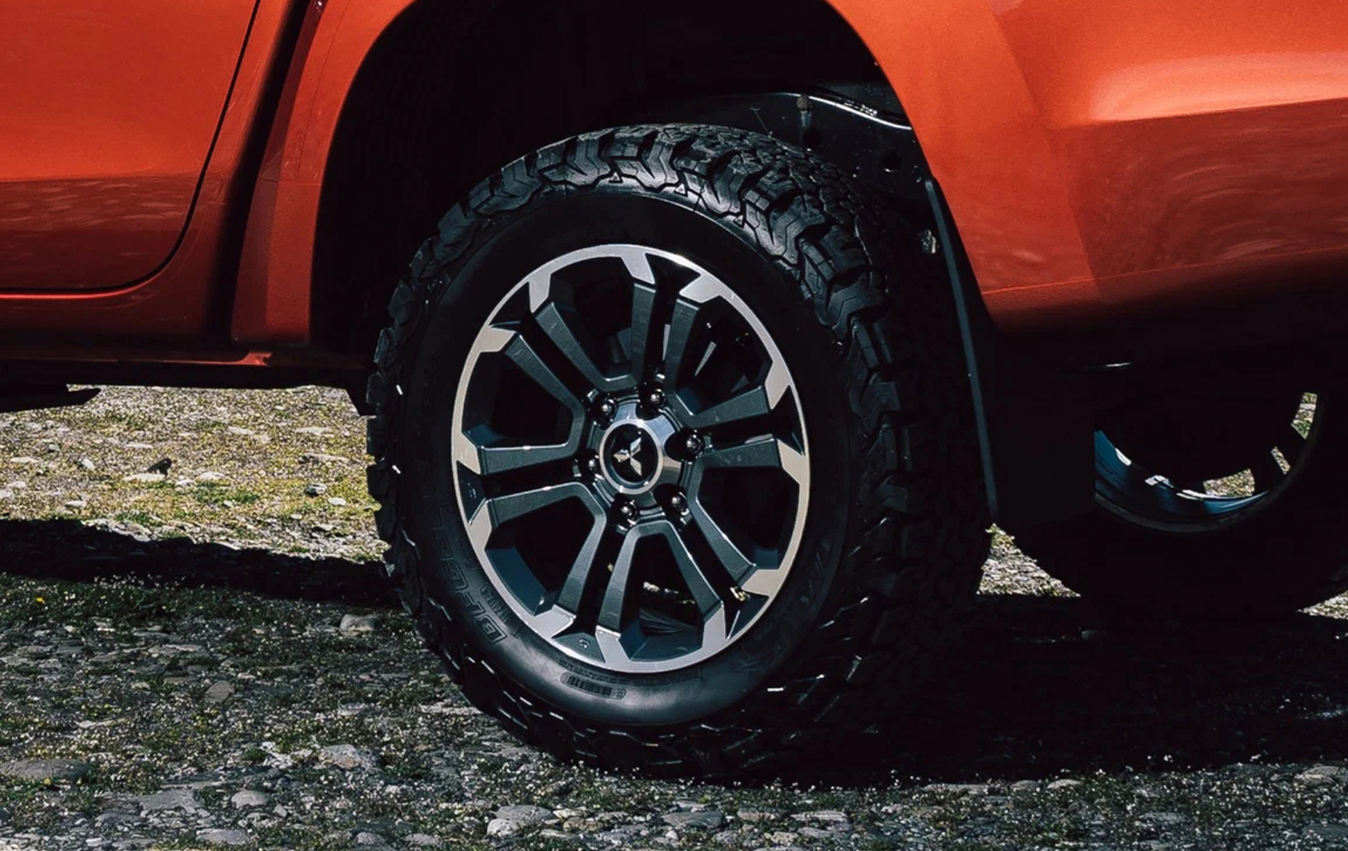 Автосалон: Mitsubishi L200