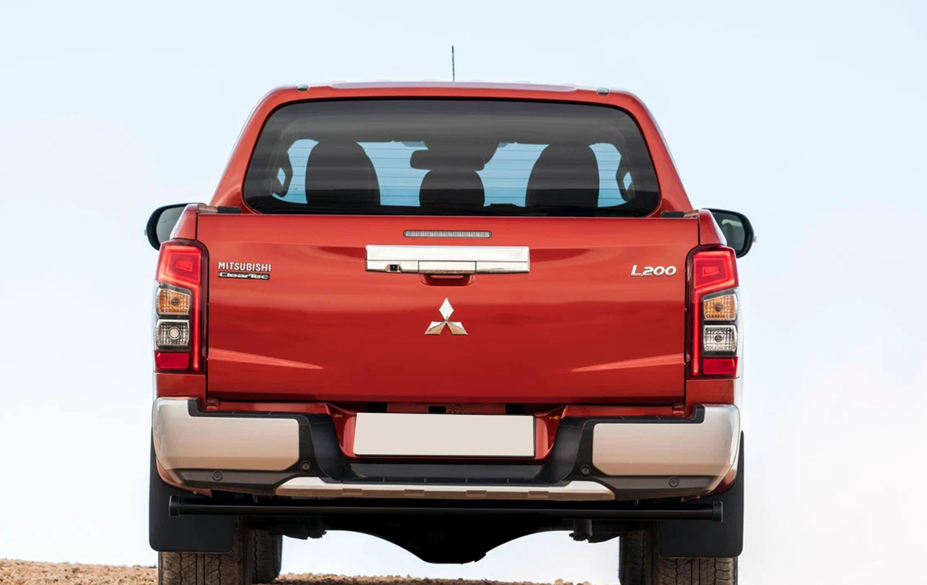 Автосалон: Mitsubishi L200