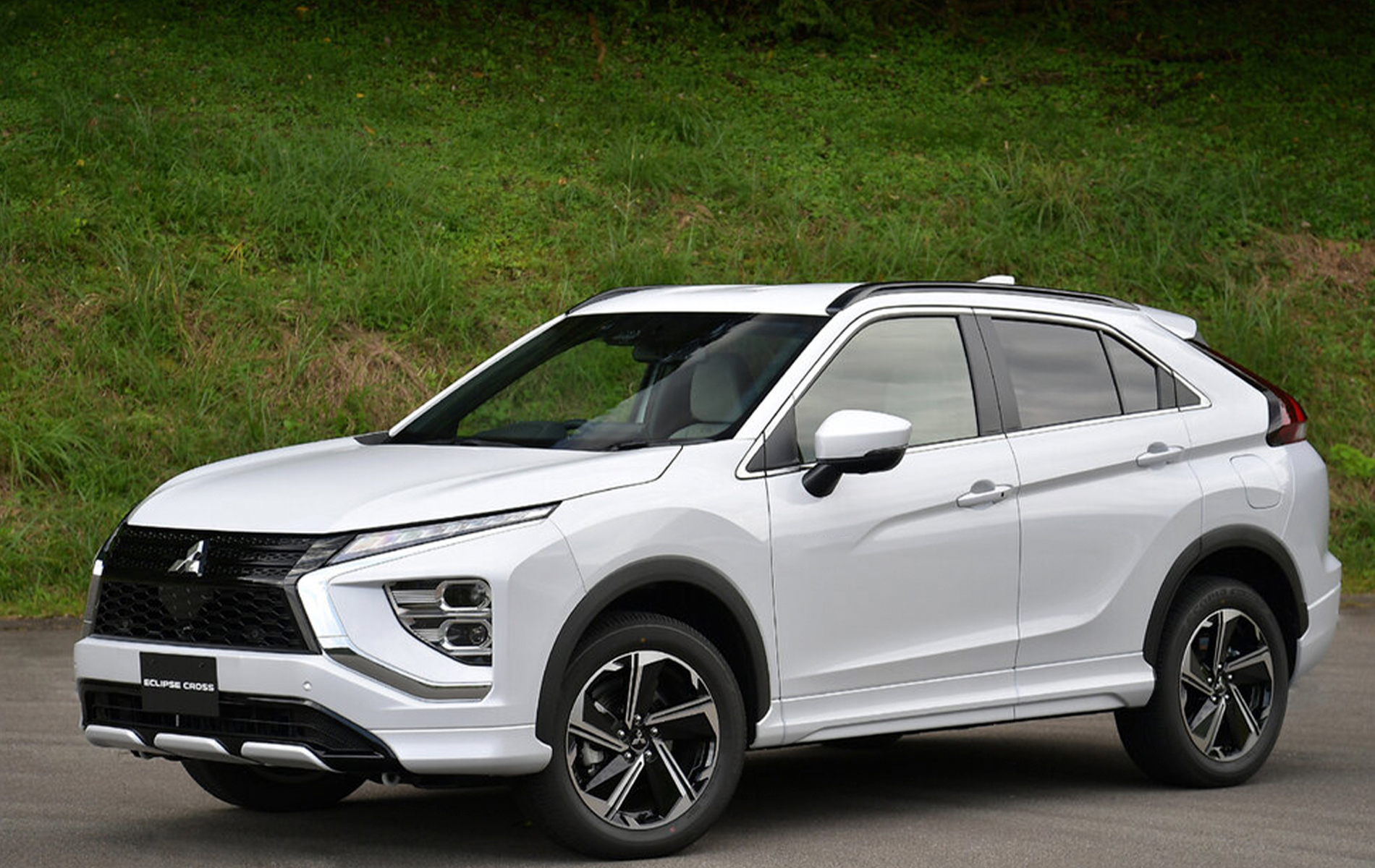 Автосалон: Mitsubishi Eclipse Cross
