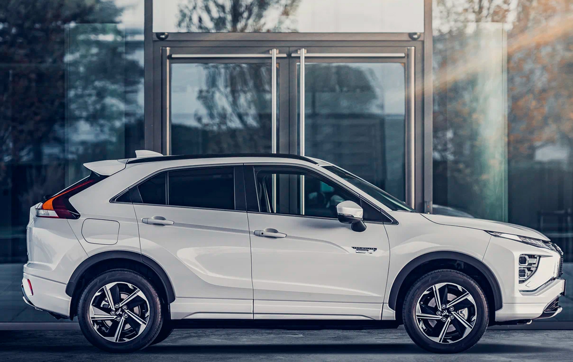 Автосалон: Mitsubishi Eclipse Cross