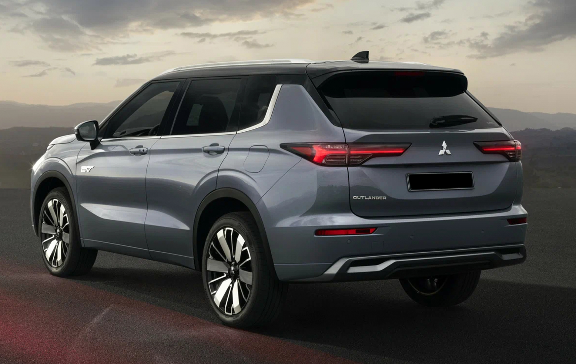 Автосалон: Mitsubishi Outlander New