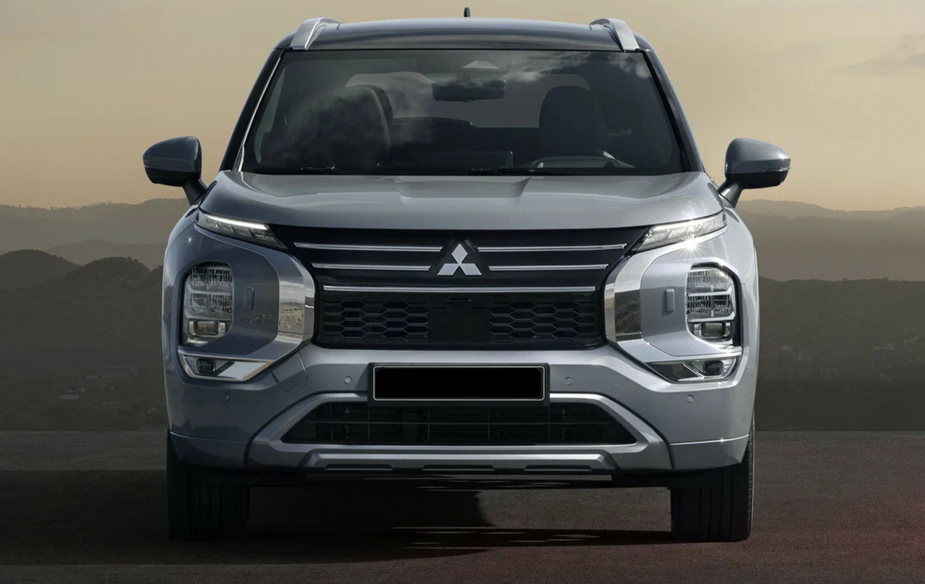 Автосалон: Mitsubishi Outlander New