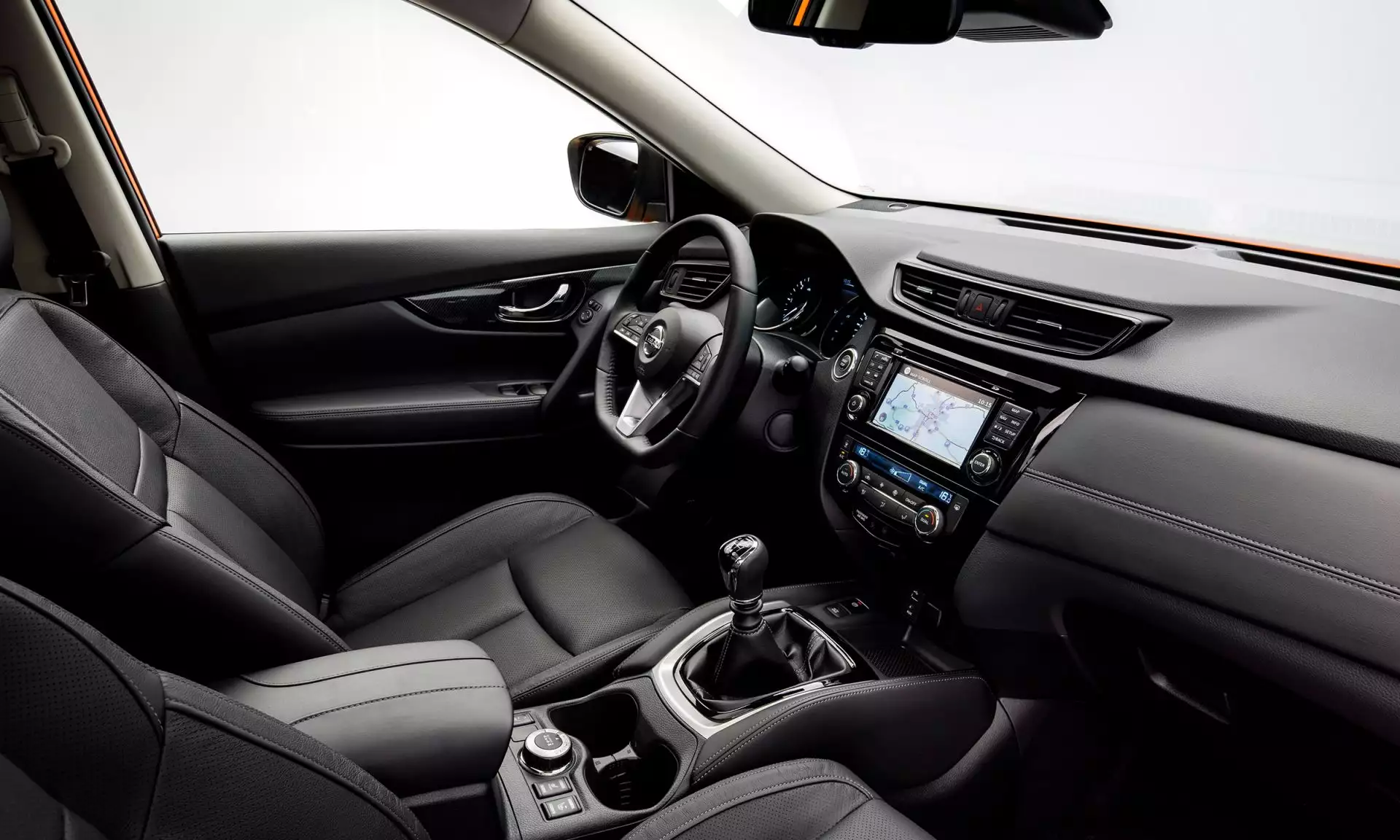 Автосалон: Nissan X-Trail