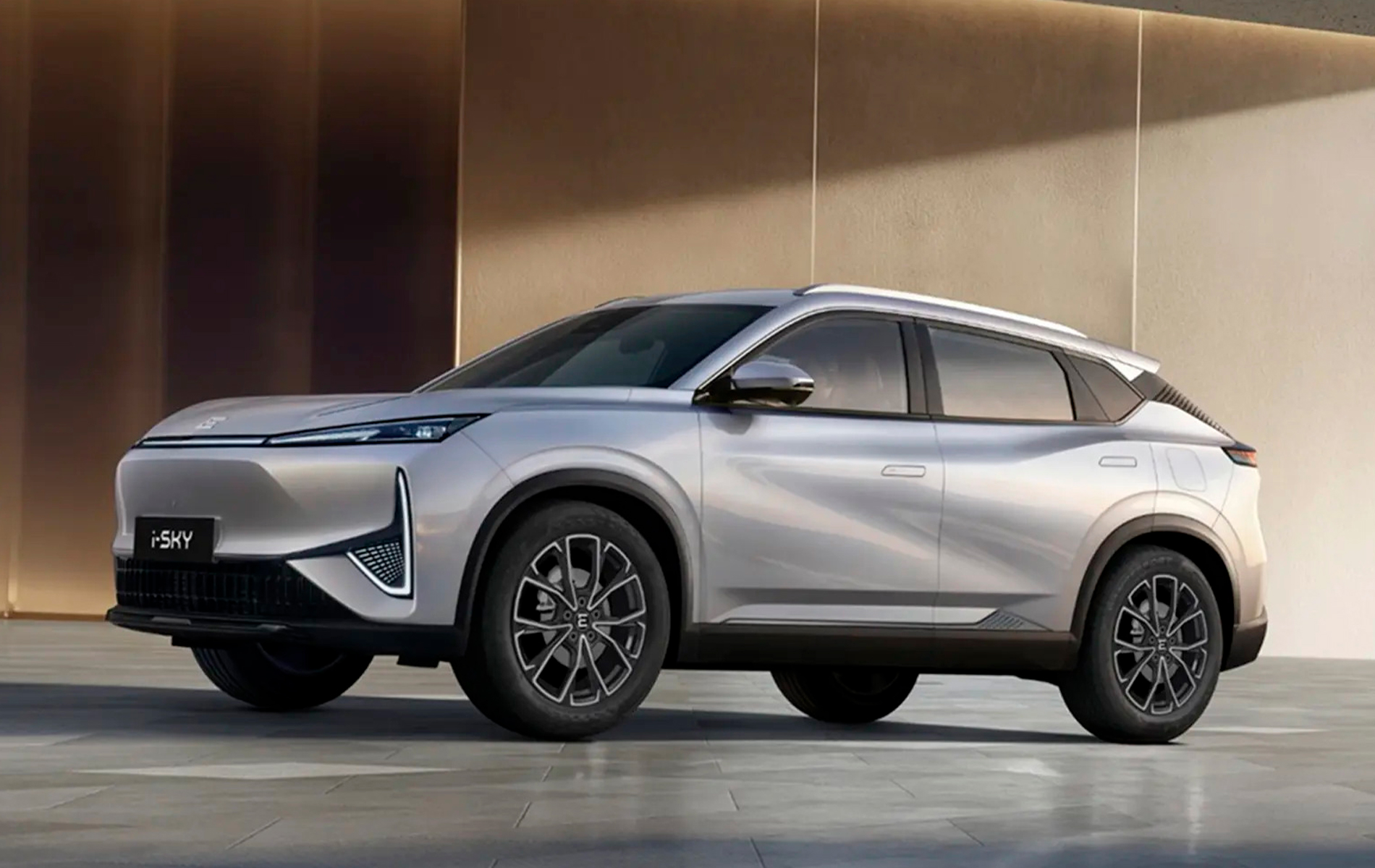 Автосалон: Evolute i-SKY New