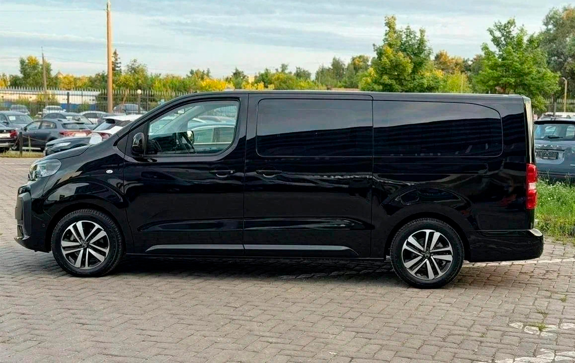 Автосалон: Citroen SpaceTourer XL