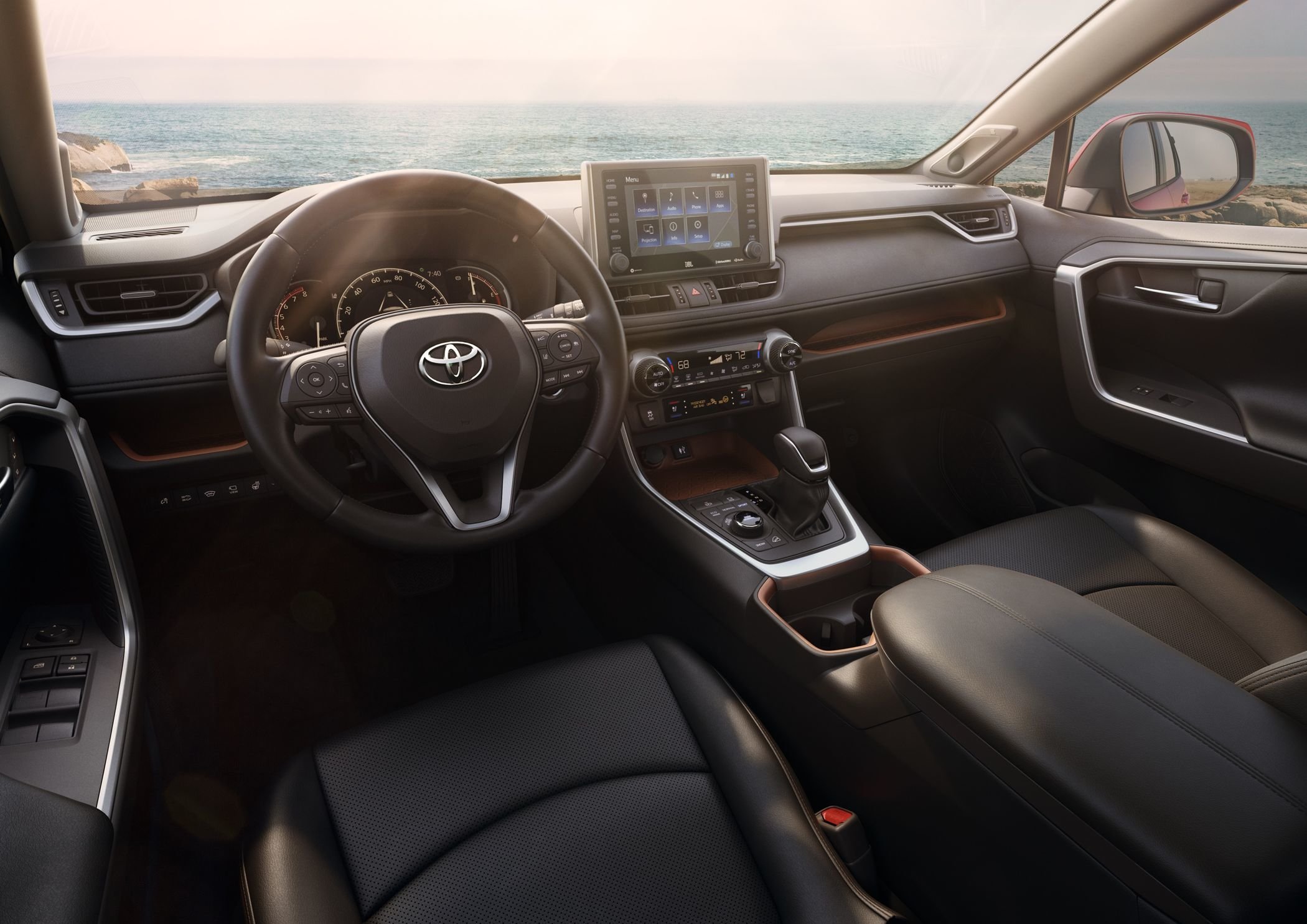 Автосалон: Toyota Rav4