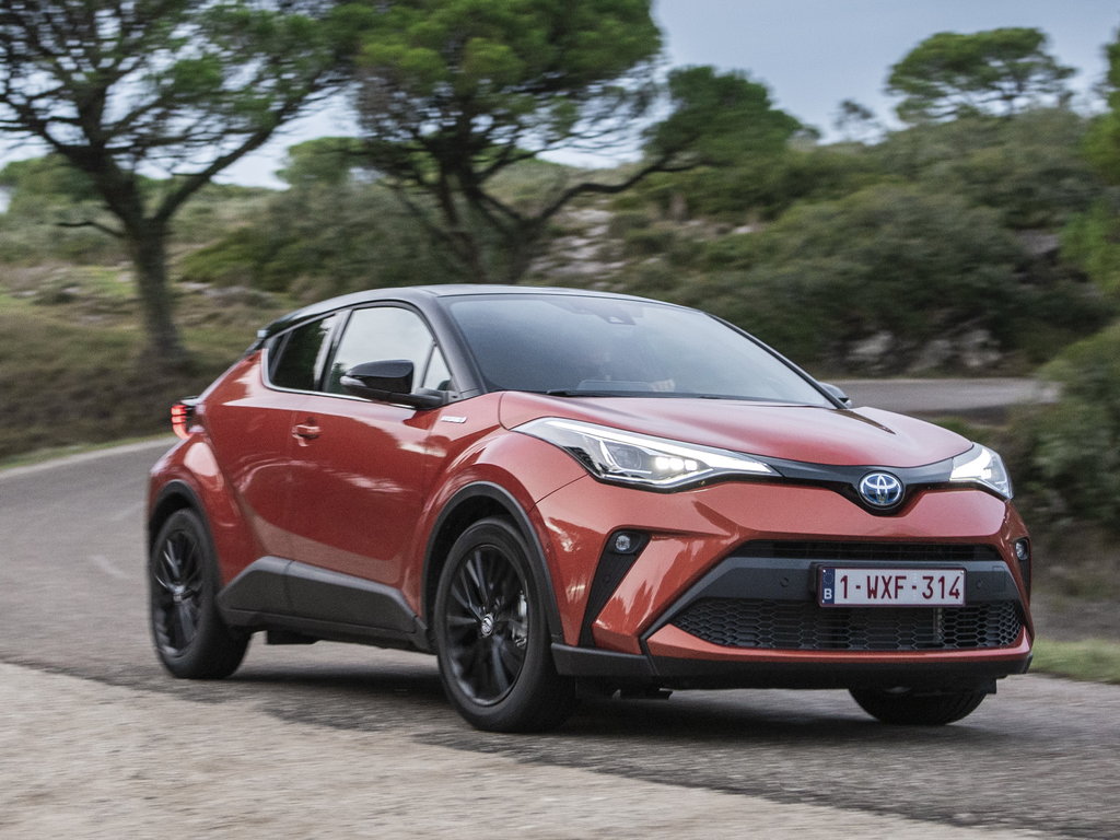 Автосалон: Toyota C-HR