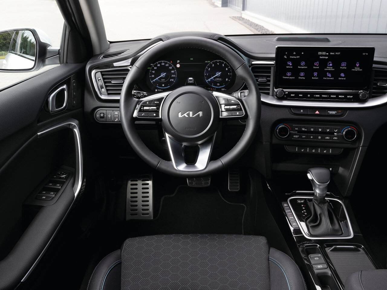 Автосалон: Kia Ceed SW