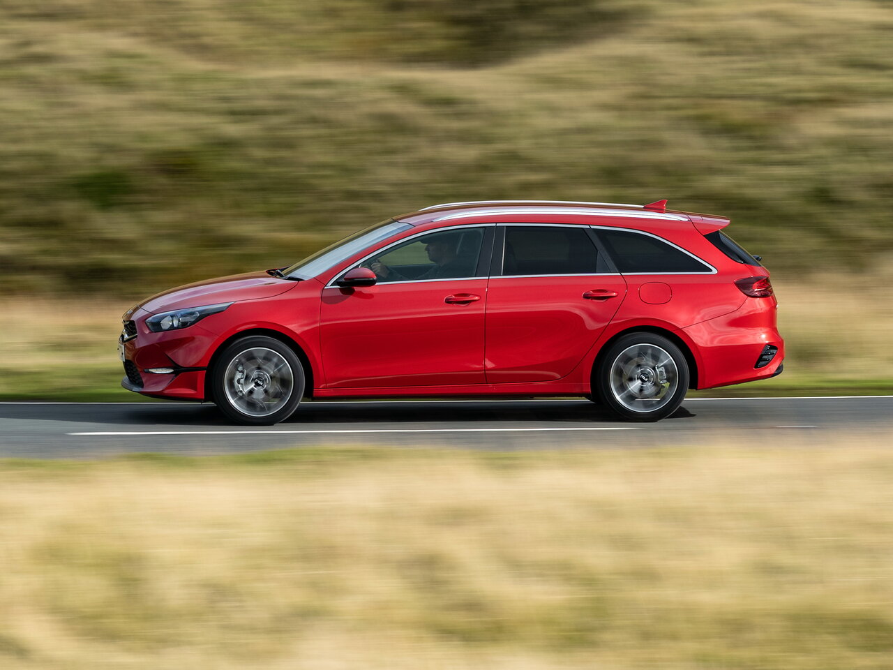 Автосалон: Kia Ceed SW