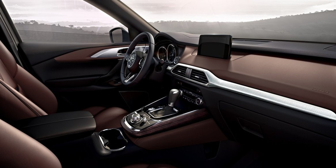 Автосалон: Mazda CX-9
