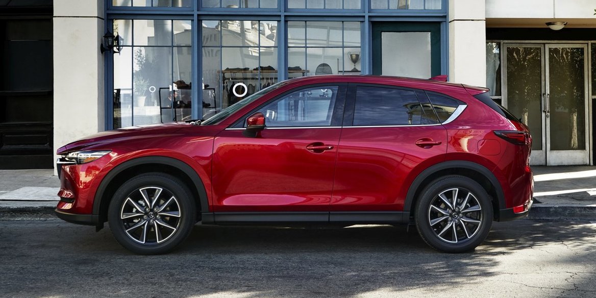 Автосалон: Mazda CX-5