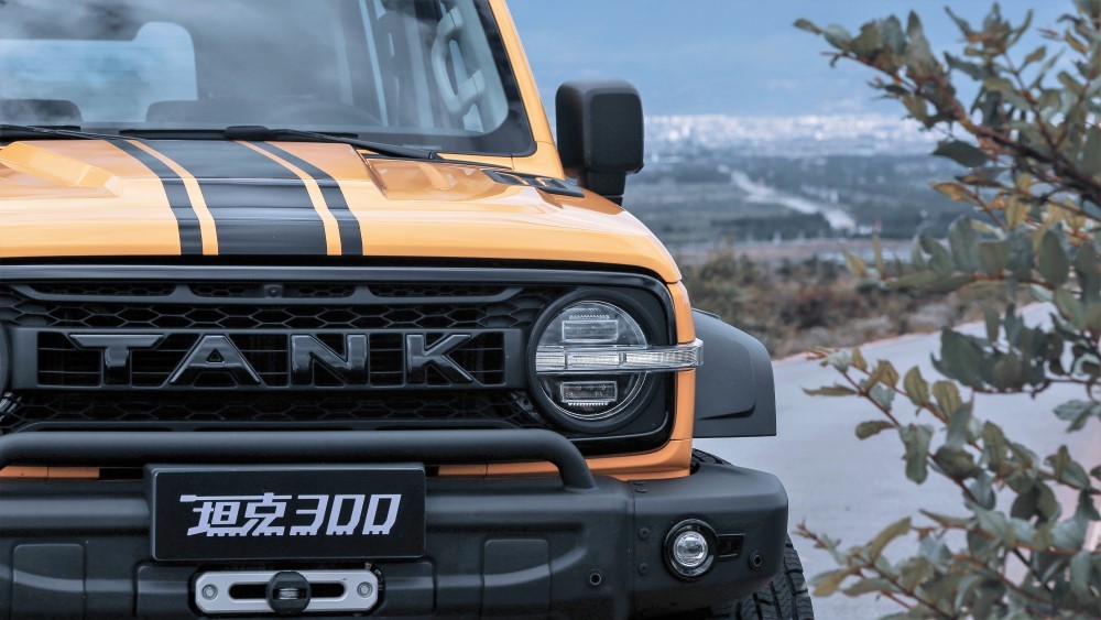 Автосалон: Tank 300