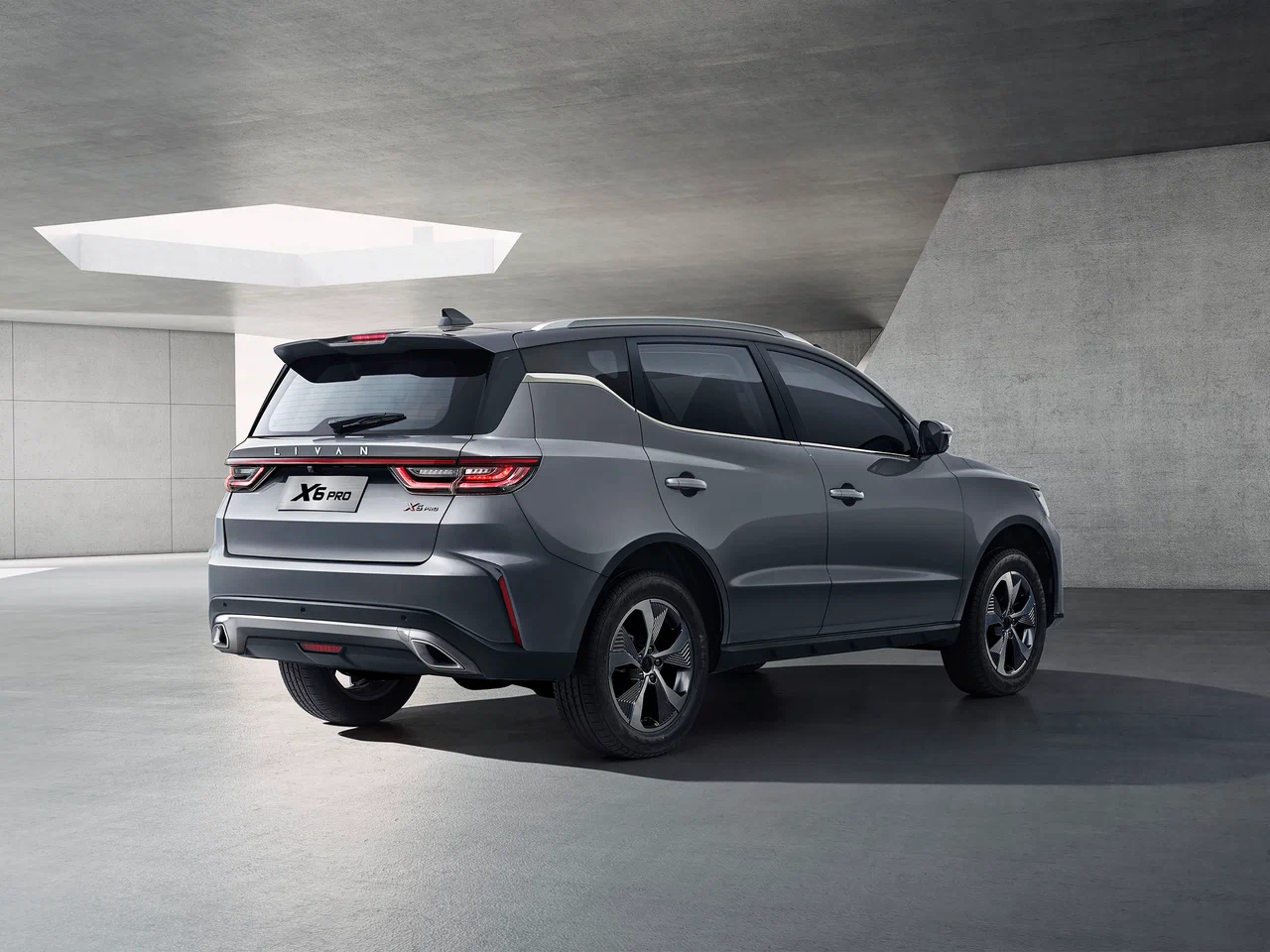 Автосалон: Livan X6 Pro
