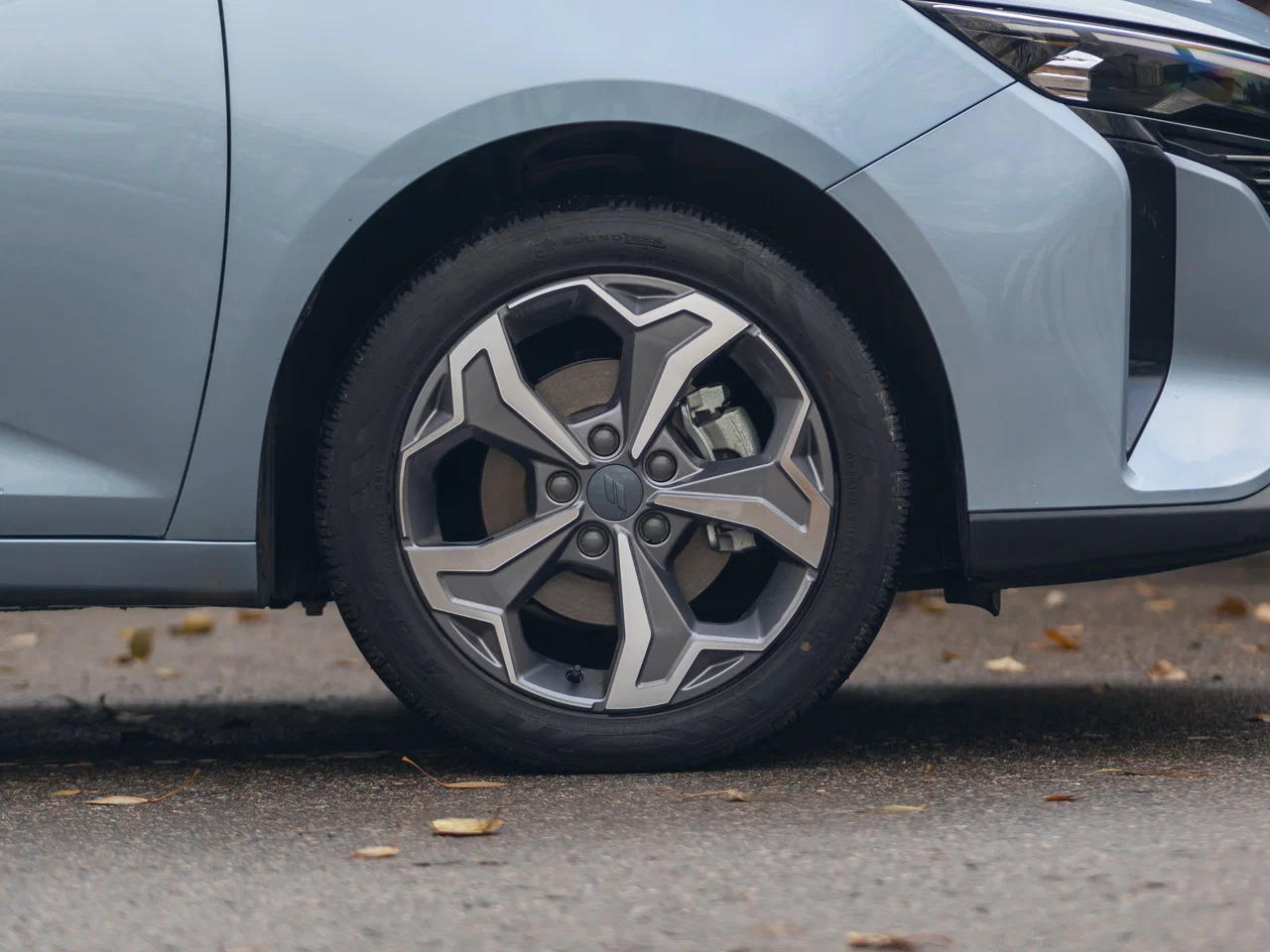 Автосалон: Livan S6 Pro