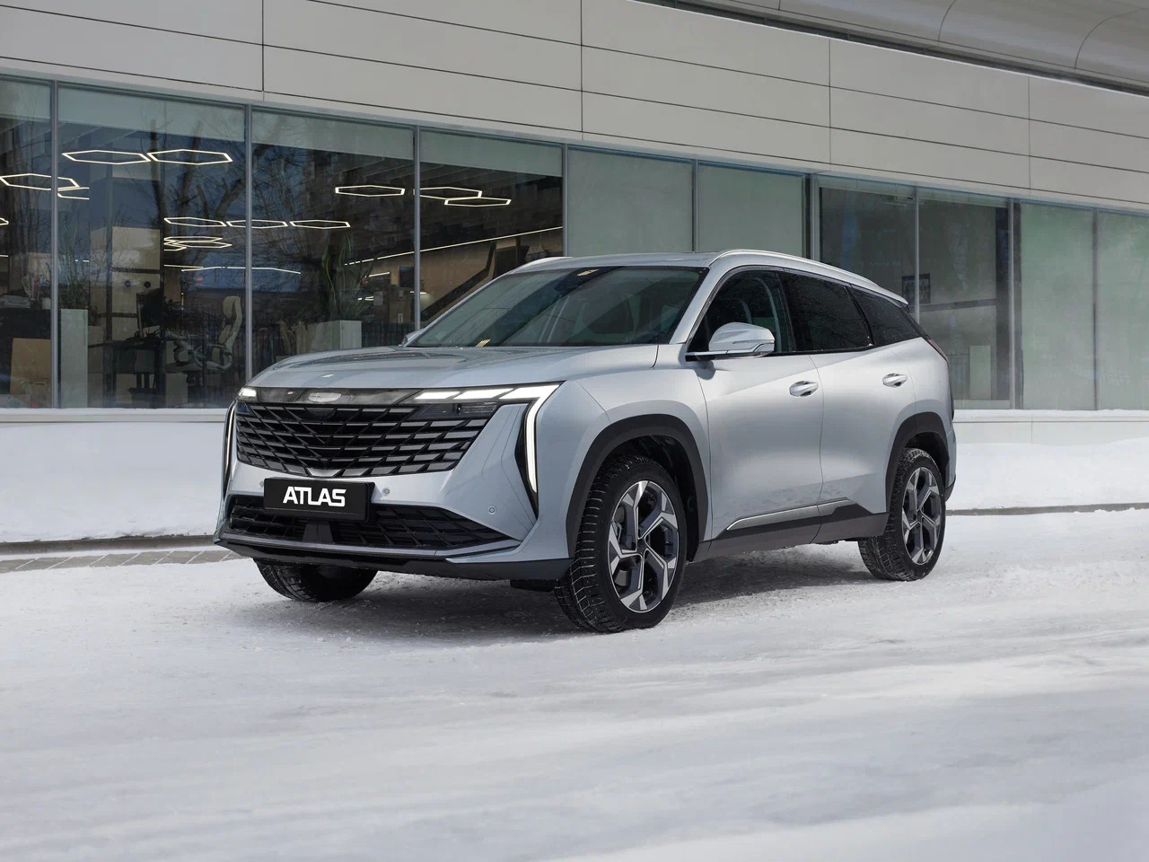 Автосалон: Geely Atlas New