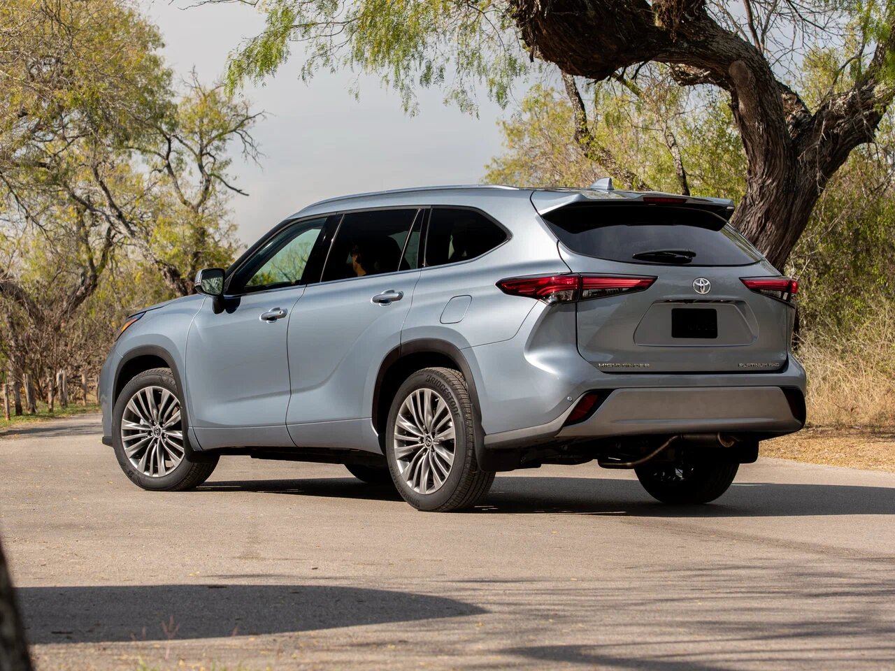Автосалон: Toyota Highlander