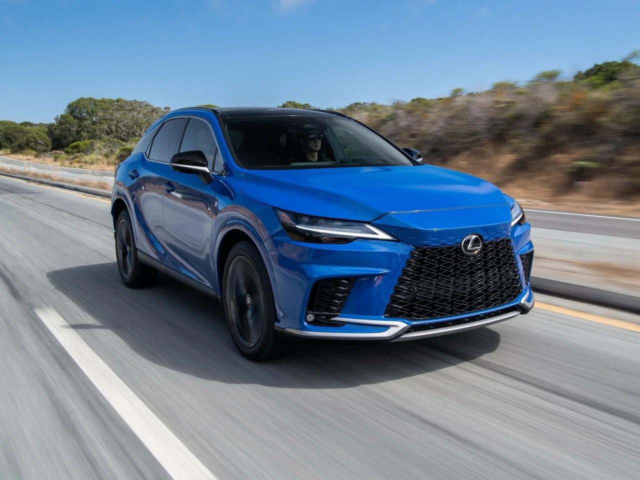 Автосалон: Lexus RX