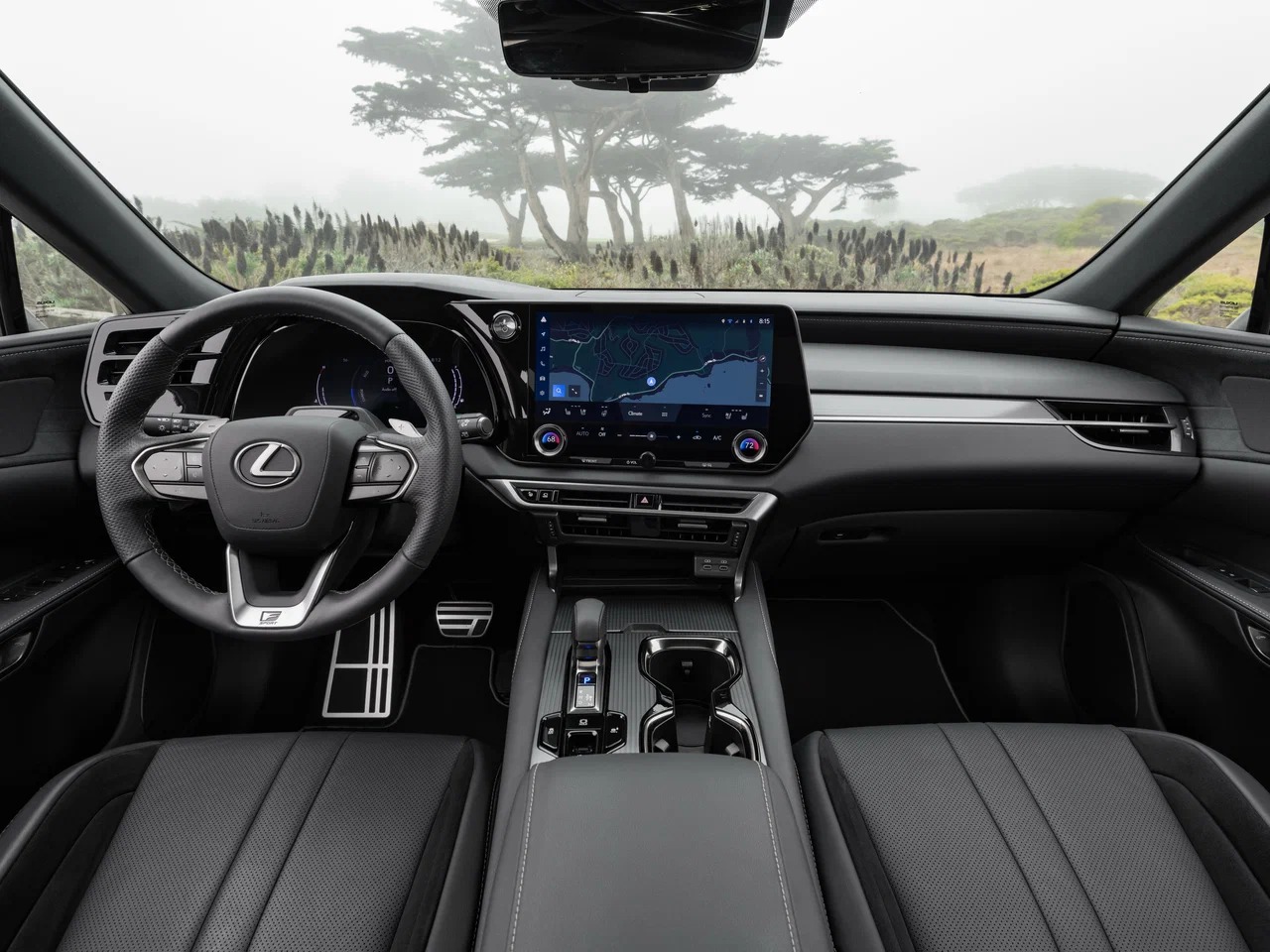 Автосалон: Lexus RX