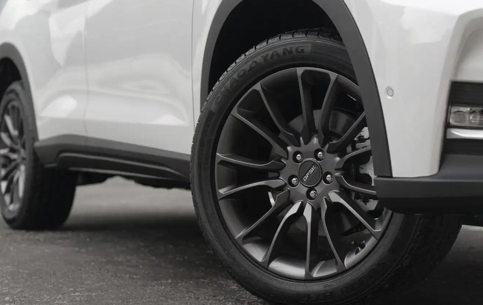 Автосалон: Dongfeng DFSK ix7