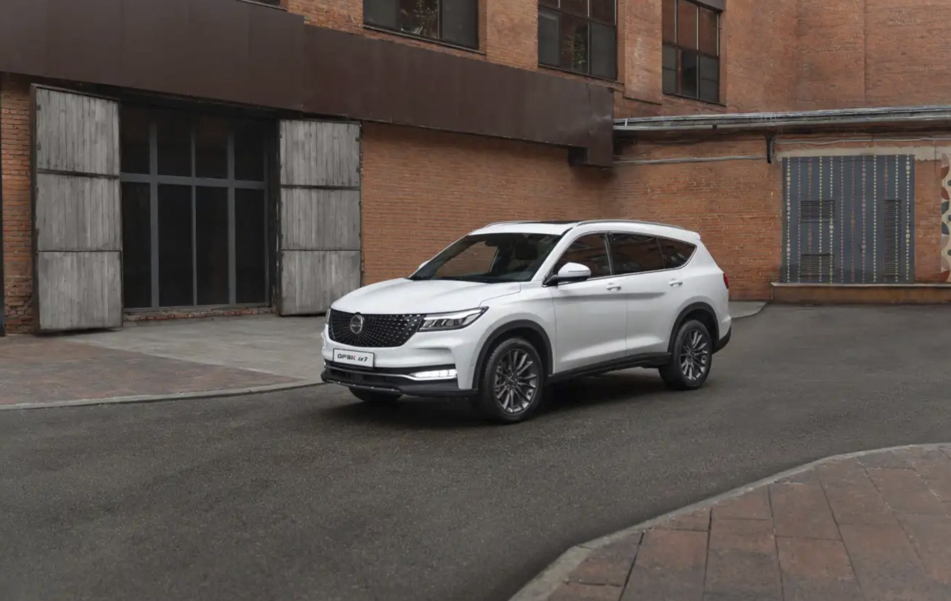 Автосалон: Dongfeng DFSK ix7