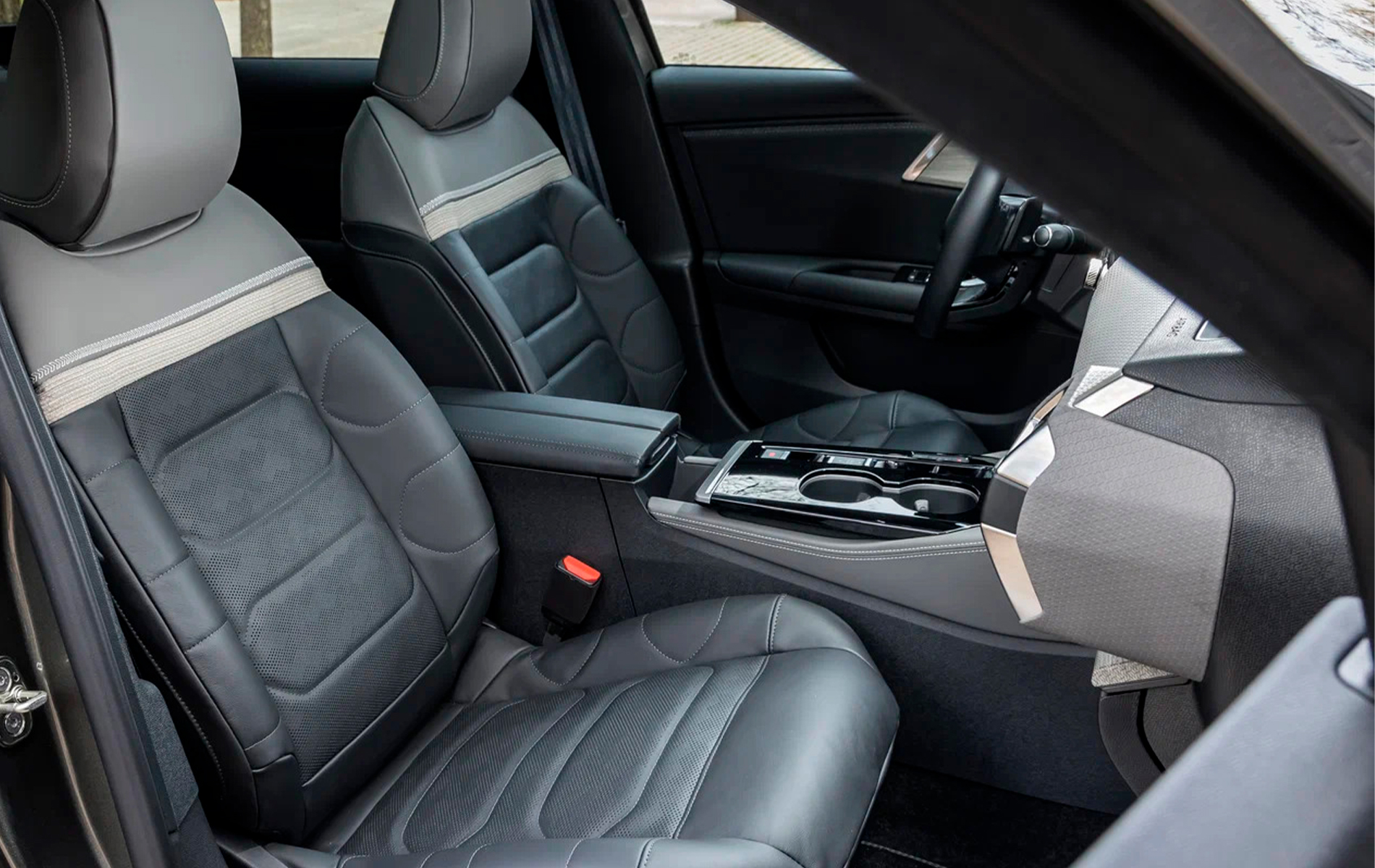 Автосалон: Citroen C5 X