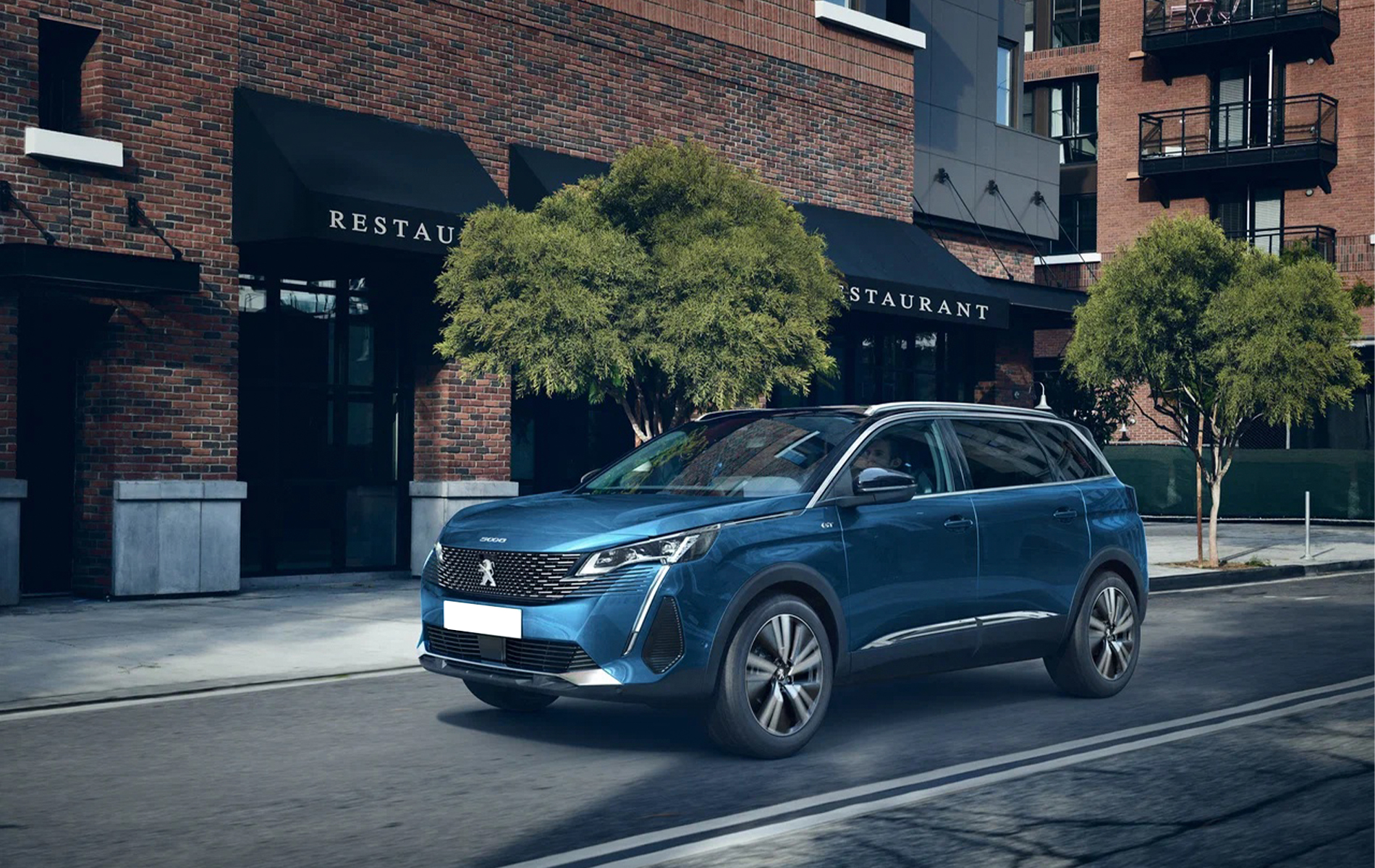 Автосалон: Peugeot 5008