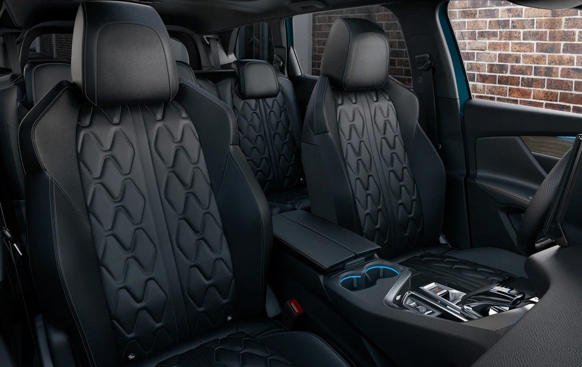 Автосалон: Peugeot 5008