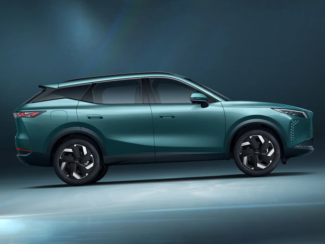 Автосалон: Omoda C7 New
