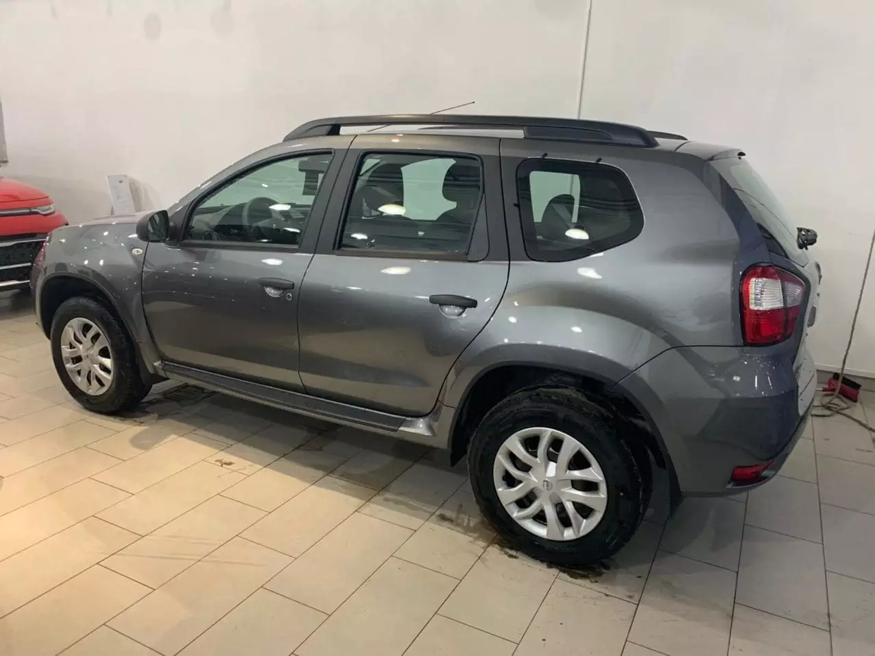 Автосалон: Nissan Terrano