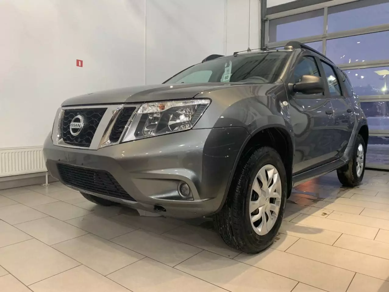 Автосалон: Nissan Terrano