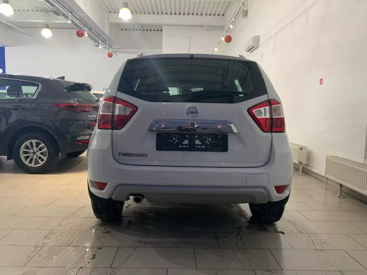 Автосалон: Nissan Terrano