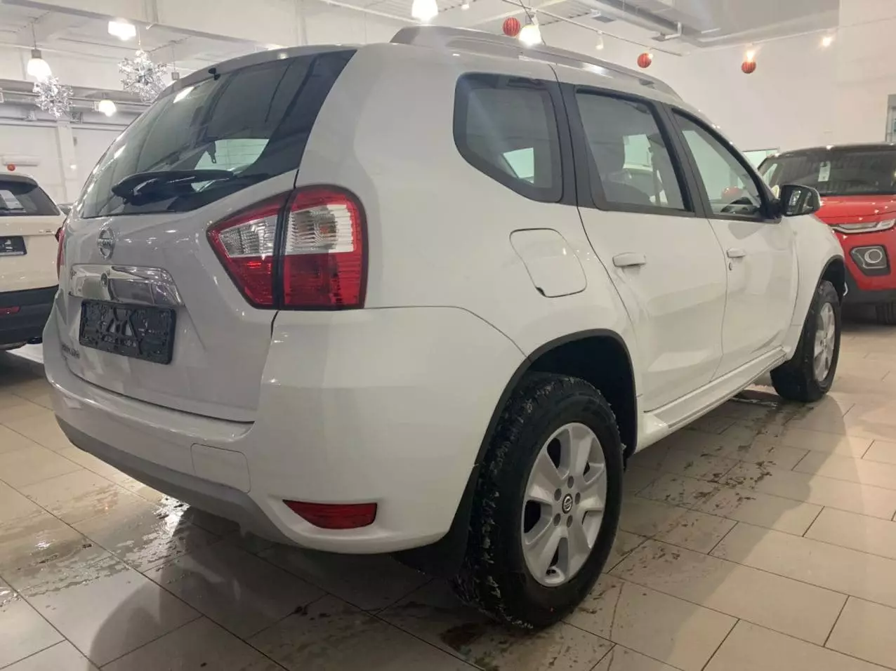 Автосалон: Nissan Terrano