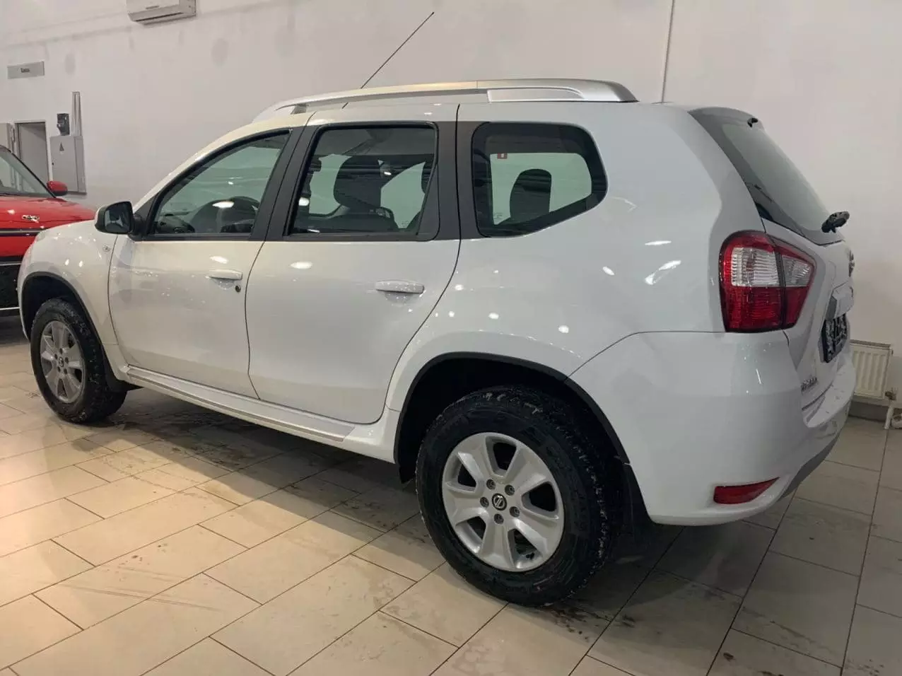Автосалон: Nissan Terrano