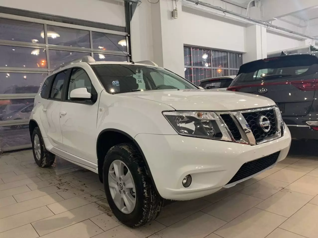 Автосалон: Nissan Terrano