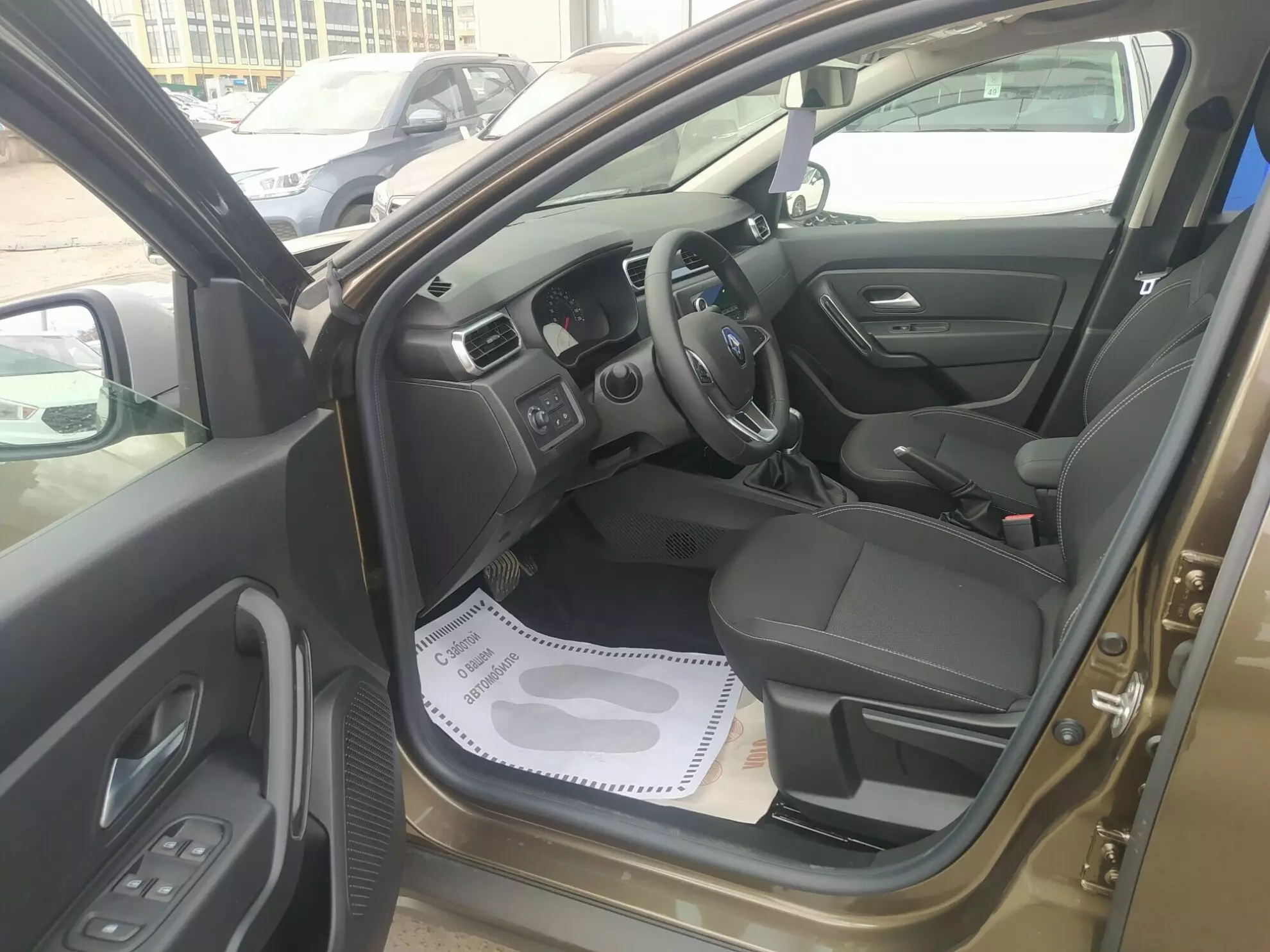 Автосалон: Renault Duster